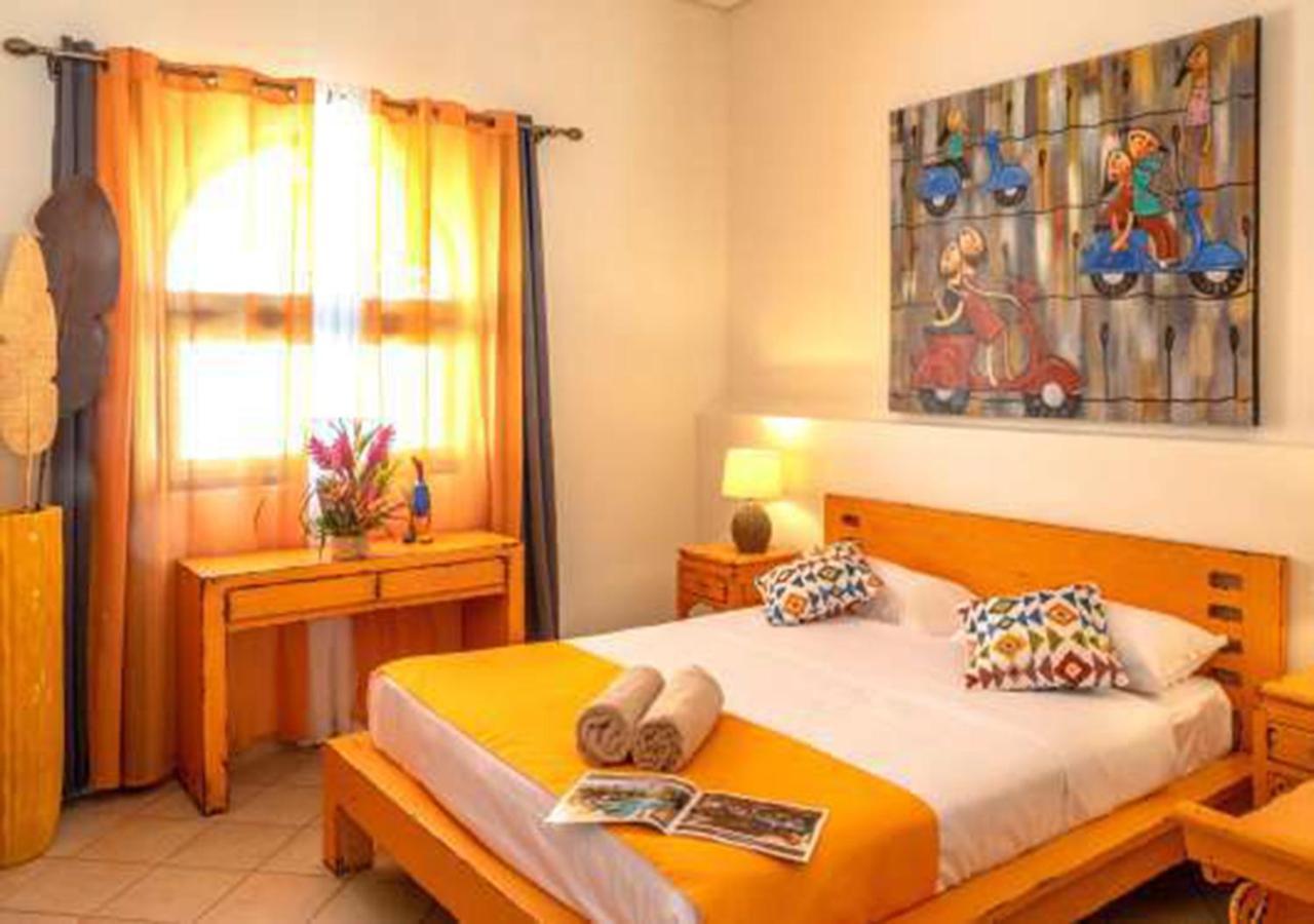Hotel Hacienda Plaza Pereybere Beach Exterior foto