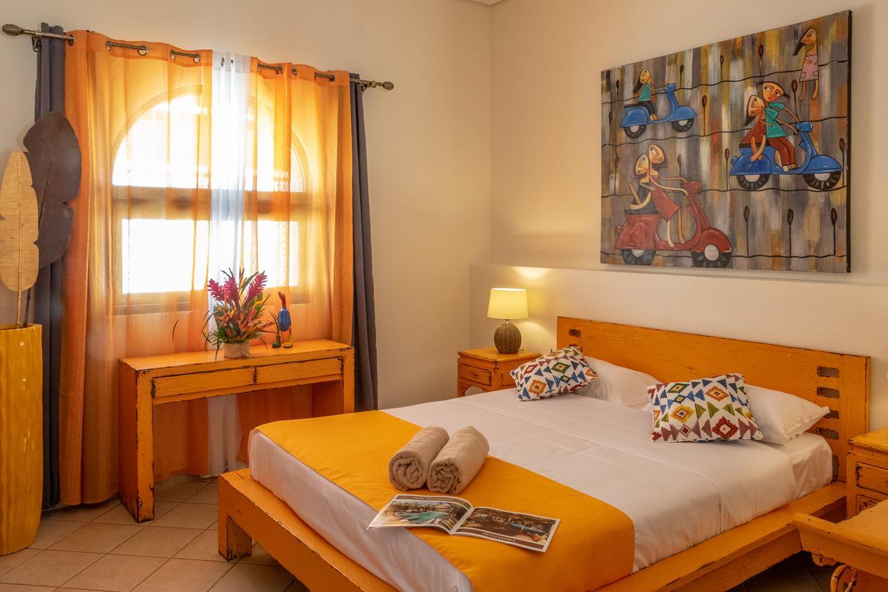 Hotel Hacienda Plaza Pereybere Beach Exterior foto